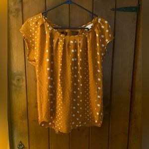 Super cute polka-dot top